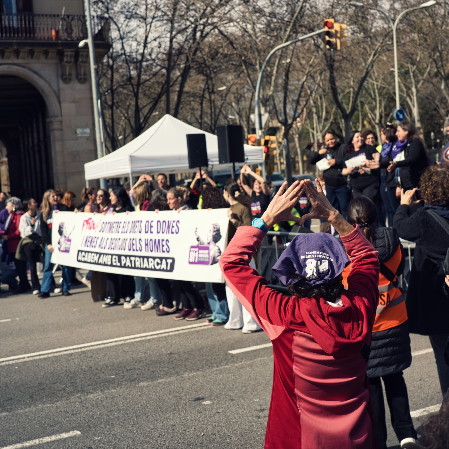 8-M del 2026. Allí estábamos, para apoyarlas y fotografiar su homenaje. Realizada con una Sony A7C II y una lente Samyang FE 45mm f/1.8 #8m #diadelamujer #diadeladona
