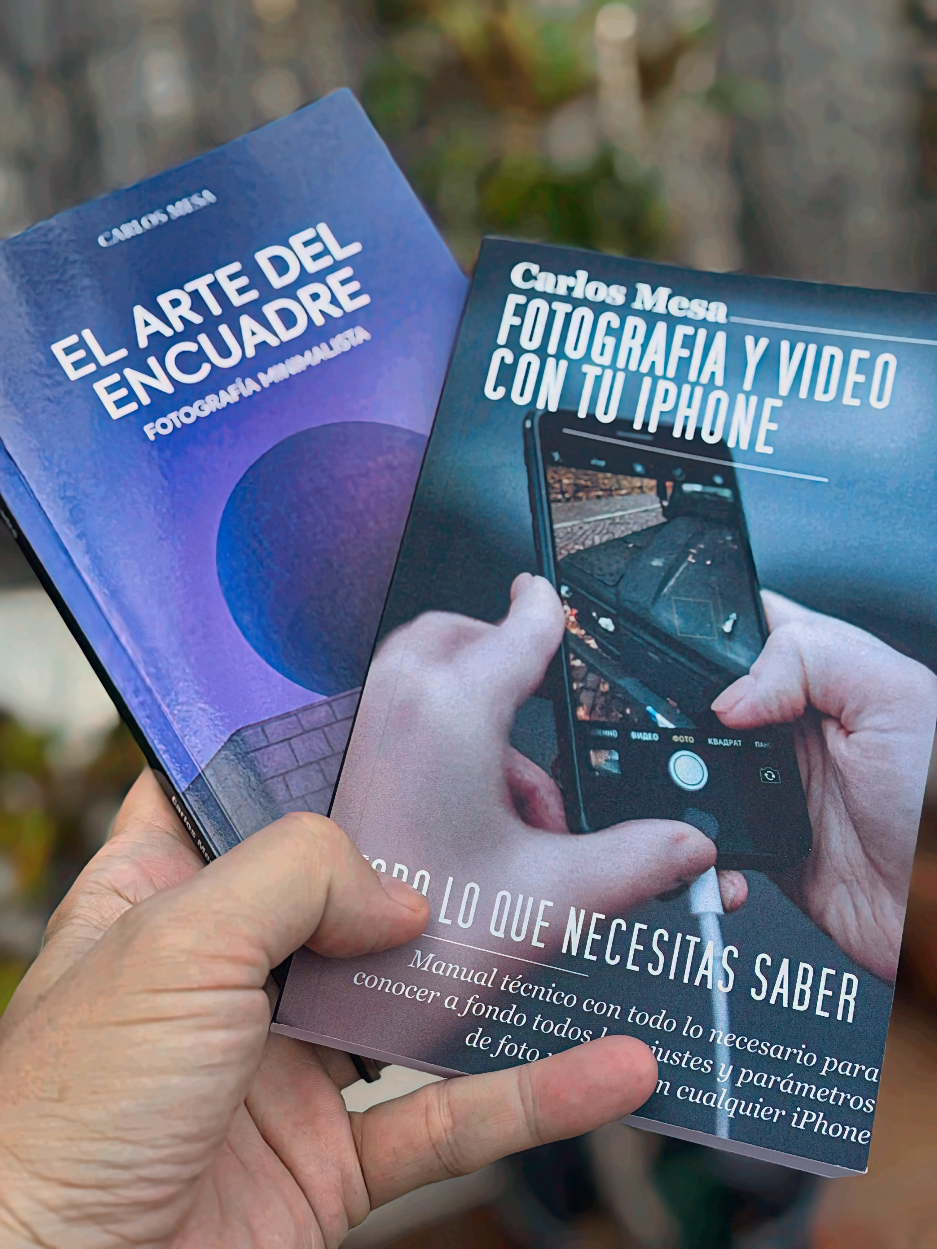 Ya tengo en mis manos mis dos libros sobre fotografía. El primero "Fotografía y vídeo con tu iPhone", ha sido actualizado a 200 páginas, y detalla las últimas funciones con iOS 27 y iPhone 18 en todas sus variantes.

El segundo, "El arte del encuadre: fotografía minimalista" es nuevo, a todo color, y servirá para aquellos que sólo sepan hacer fotos en automático, con parámetros manuales y los que tengan smartphone y cámara; ya que no busca explicarte automatismos sino detallarte cómo encuadrar correctamente.

Ambos libros los van a encontrar exclusivamente en Amazon. 

#fotominimalista #fotografiaminimalista #fotoiphone #fotografiaiphone #iphone18 #iphone18pro